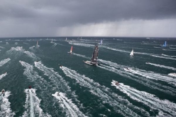 G�nstige Wetterbedingungen beim Start der Route du Rhum 2026, doch das Rennen ist bereits von taktischen �berlegungen gepr�gt