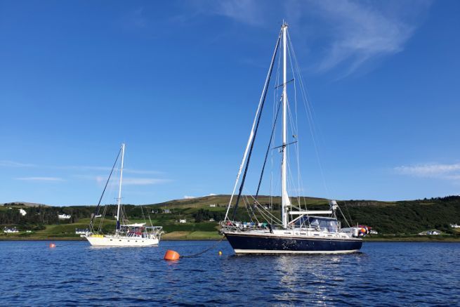 Arthur und Blue Hour in Uig, Isle of Skye, Schottland