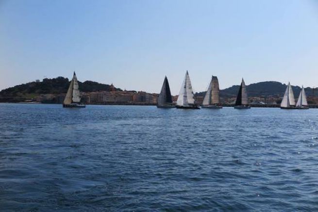Abfahrt der 900 Nautiker von Saint-Tropez