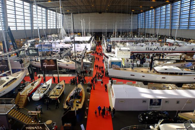 Segelboote auf der Nautic de Paris