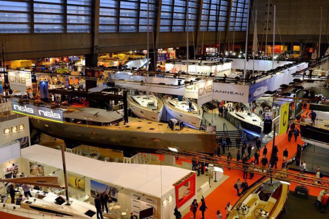 Segelboote auf der Nautic de Paris