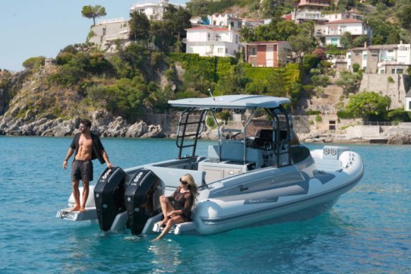 Der Ranieri Cayman 33.0 Executive ist fr die kleine Kreuzfahrt gedacht