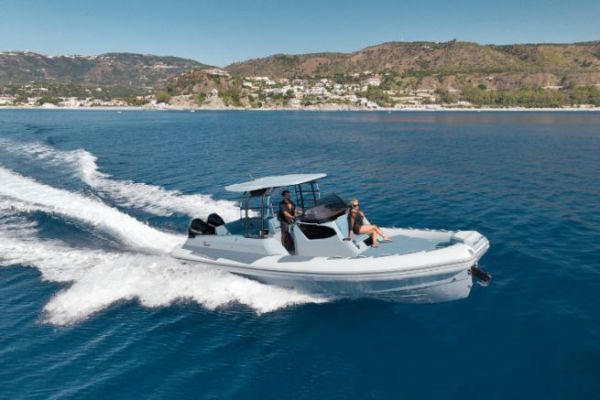 Das Unterwasserschiff des Ranieri Cayman 33.0 Executive ist besonders gut gelungen