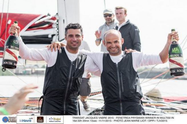 Giancarlo Pedote und Erwan Le Roux bei ihrer Ankunft in Itajai